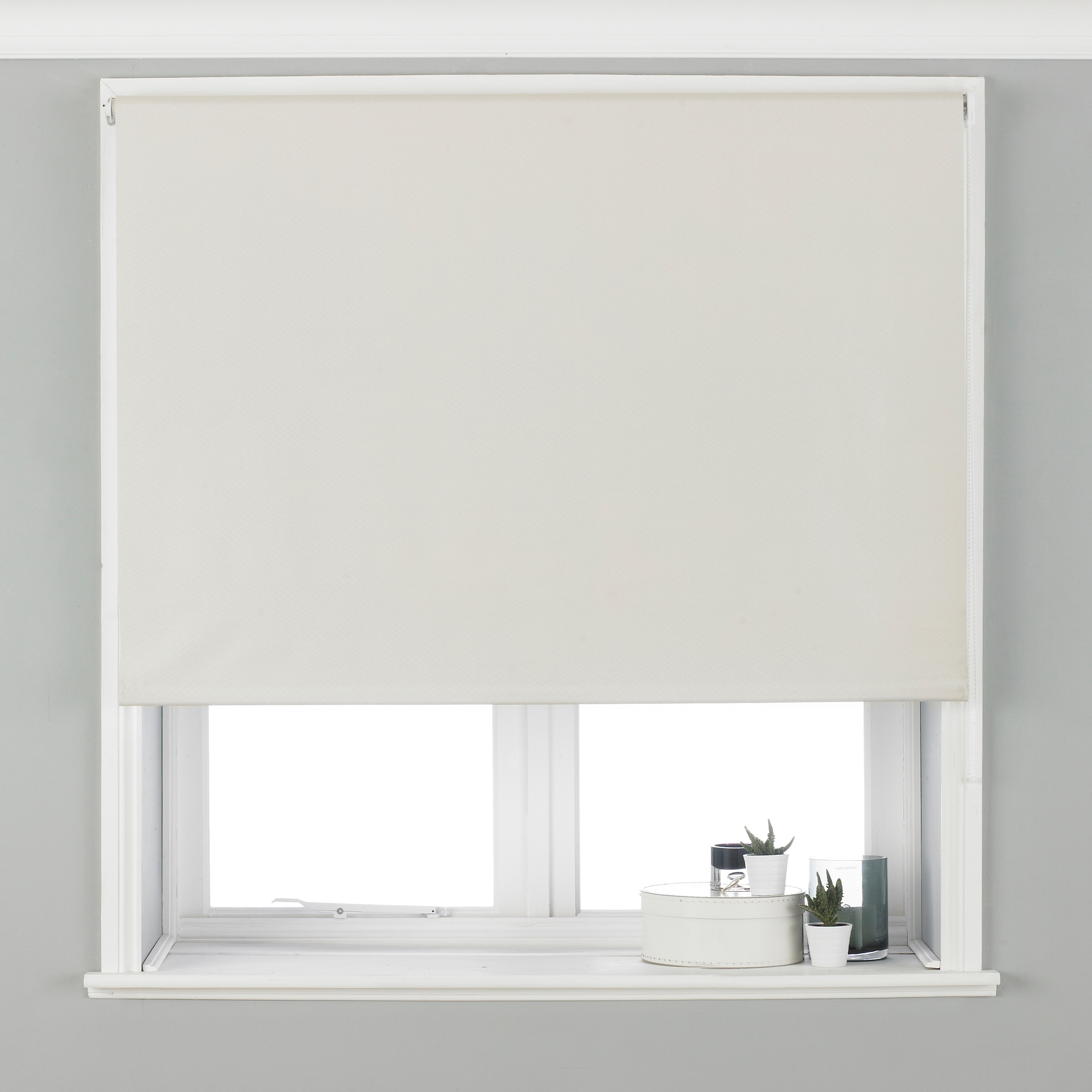 Riva Home Twilight Blackout Blinds - Ivory - Size 91 cm x 162 cm